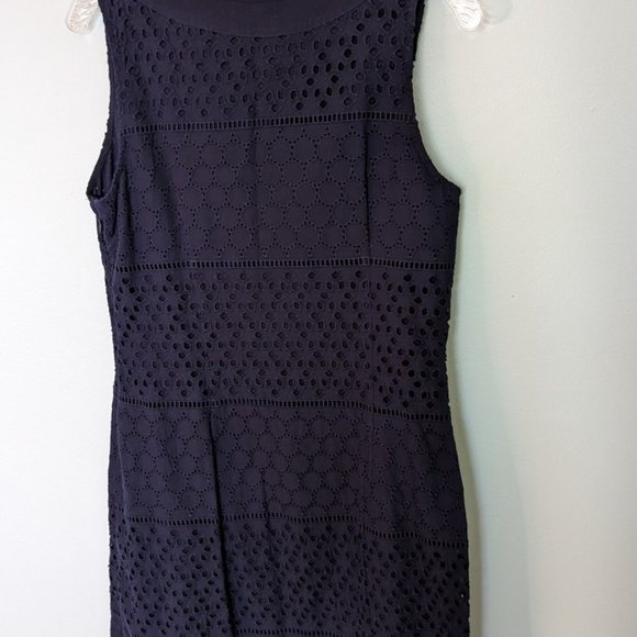 Banana Republic Rio Eyelet Shift Dress, Navy, Sz 6 EUC - Picture 3 of 4
